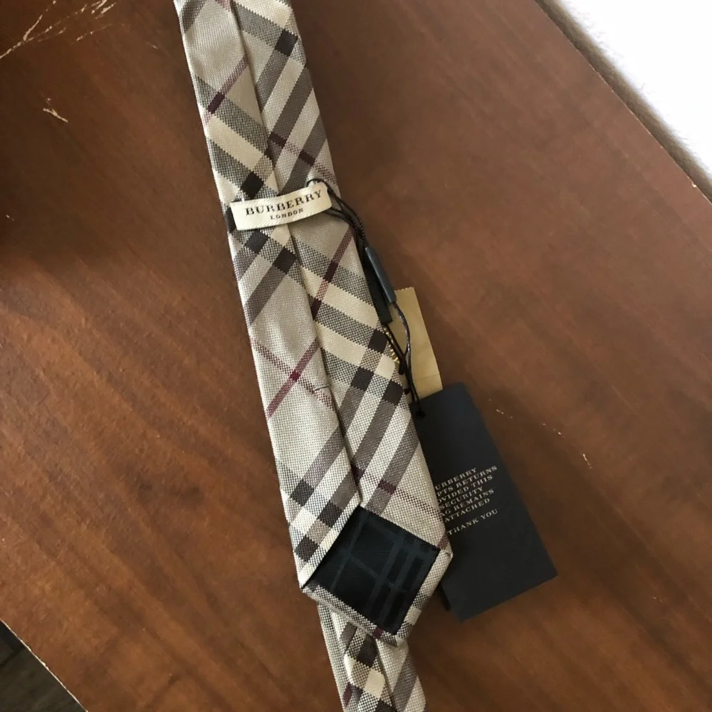 NWT Men’s BURBERRY LONDON Smoked Trench Silk Tie - Picture 9 of 10